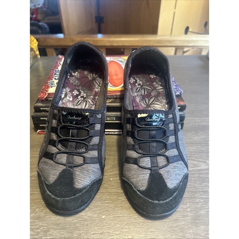 Skechers Womens Relaxed Fit Memory Foam Black On Gray Casual Shoes Size 9